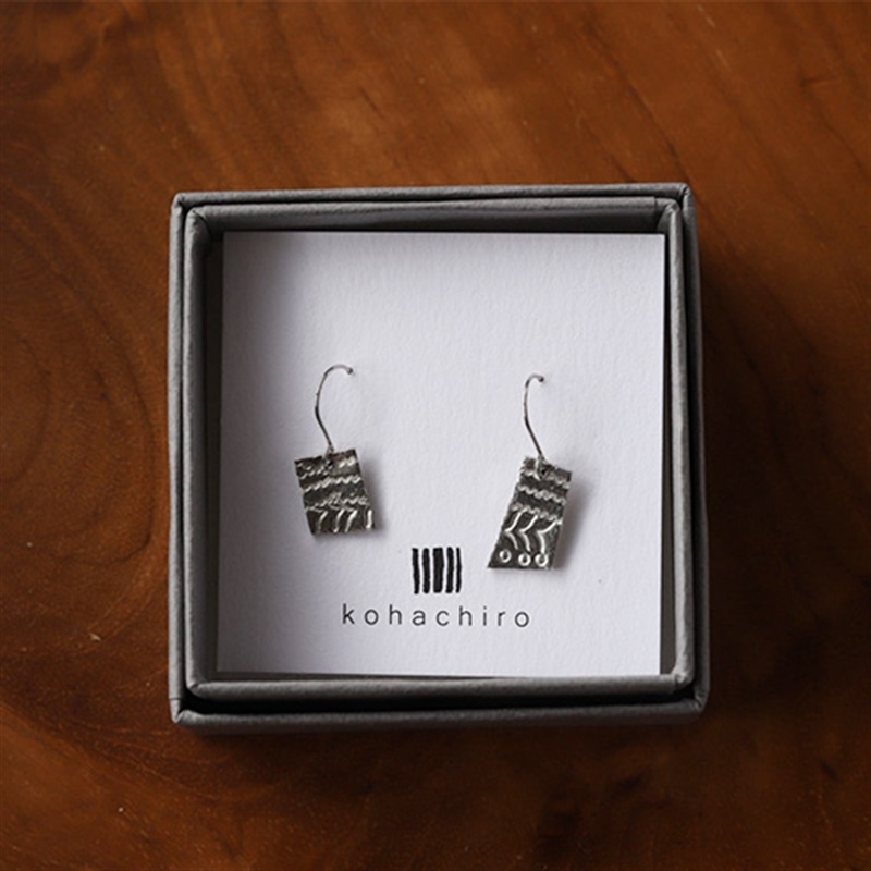 錫　古代のカケラ　ミニピアス