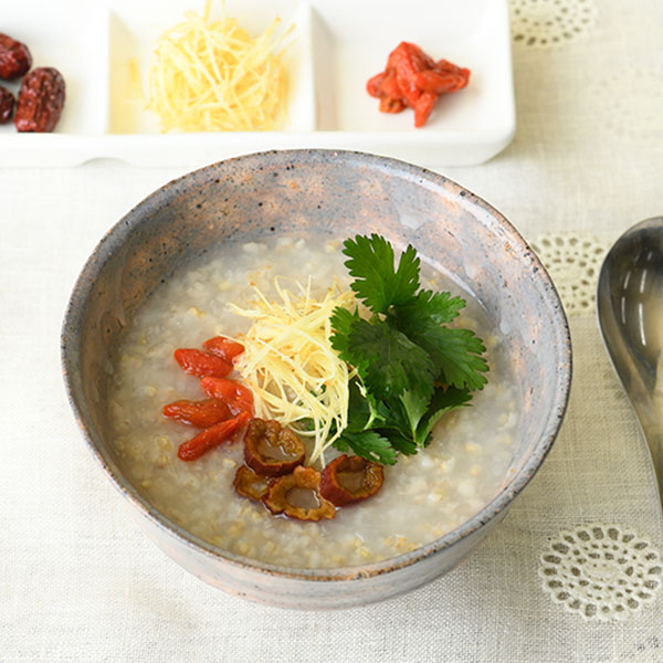 【レシピ】薬味たっぷり 炒り玄米のおかゆ