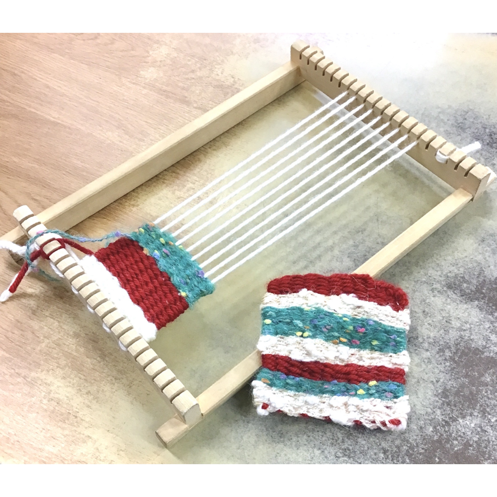 12/6(土)ワークショップ：織り機を使って、クリスマスコースターをつくろう！